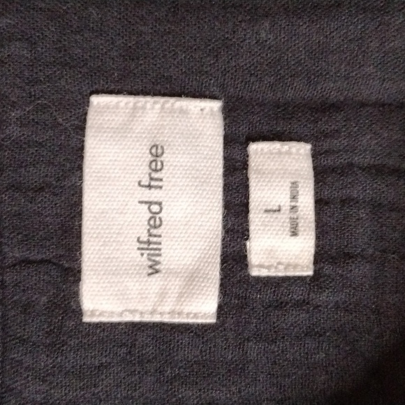 Aritzia Wilford free long sleeve button down - Picture 2 of 5
